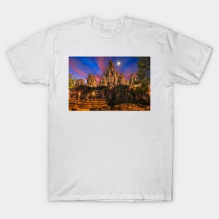 Bayon temple sunset and moonrise T-Shirt